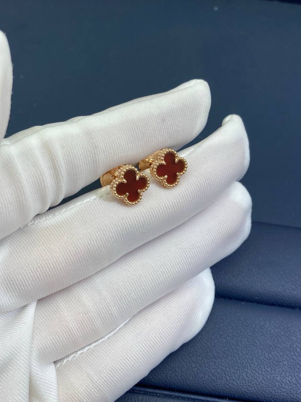 VC earrings mini