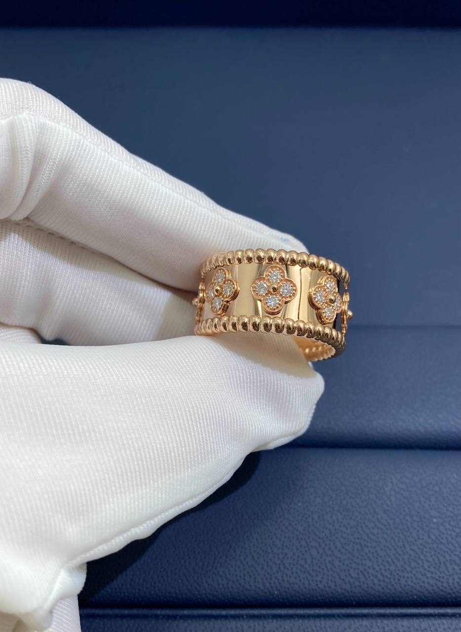 VC ring with diamonds Medium model