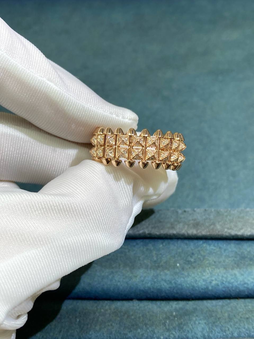 Crash double-row diamond ring