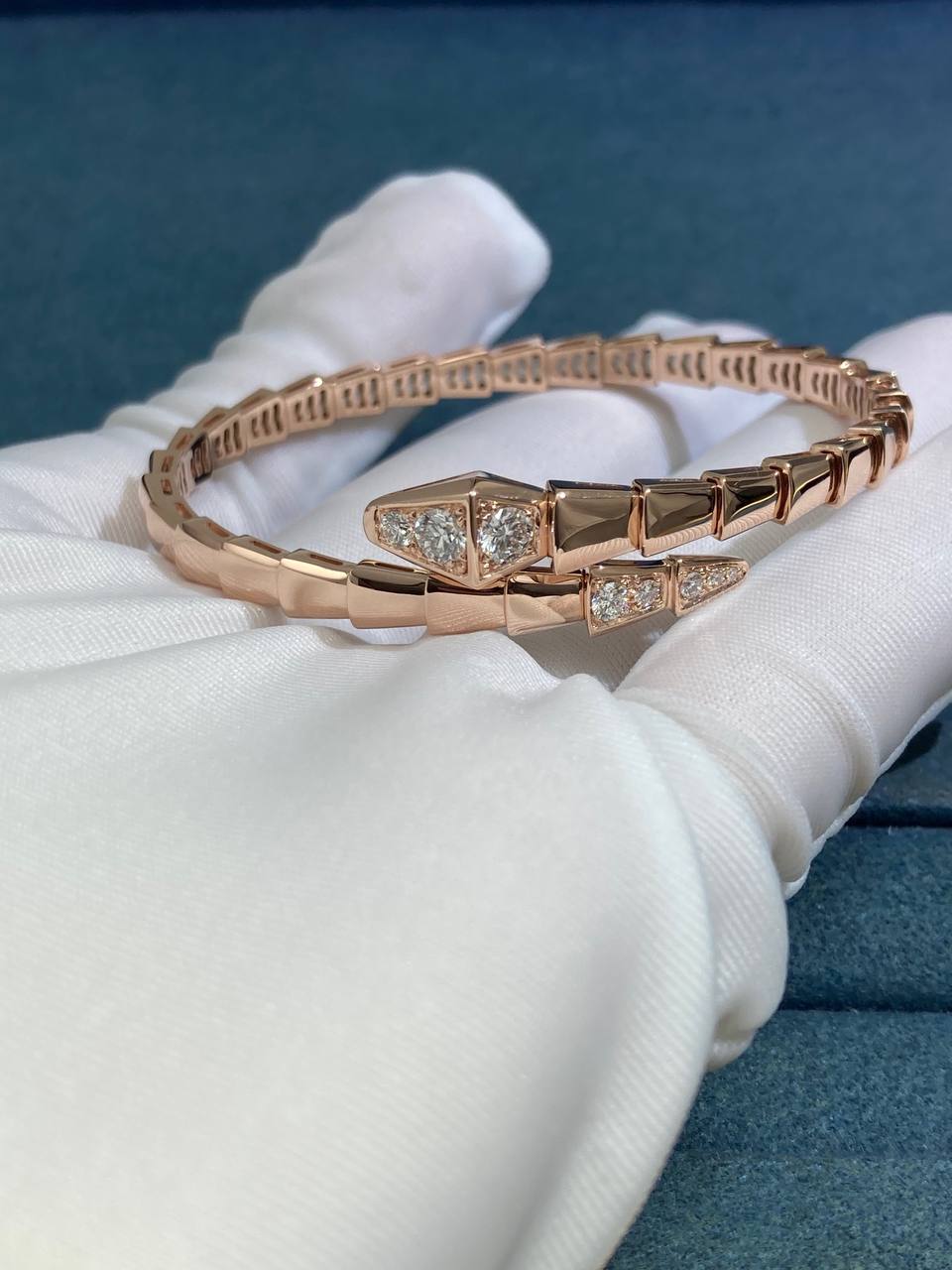 Serpent Bracelet with diamonds