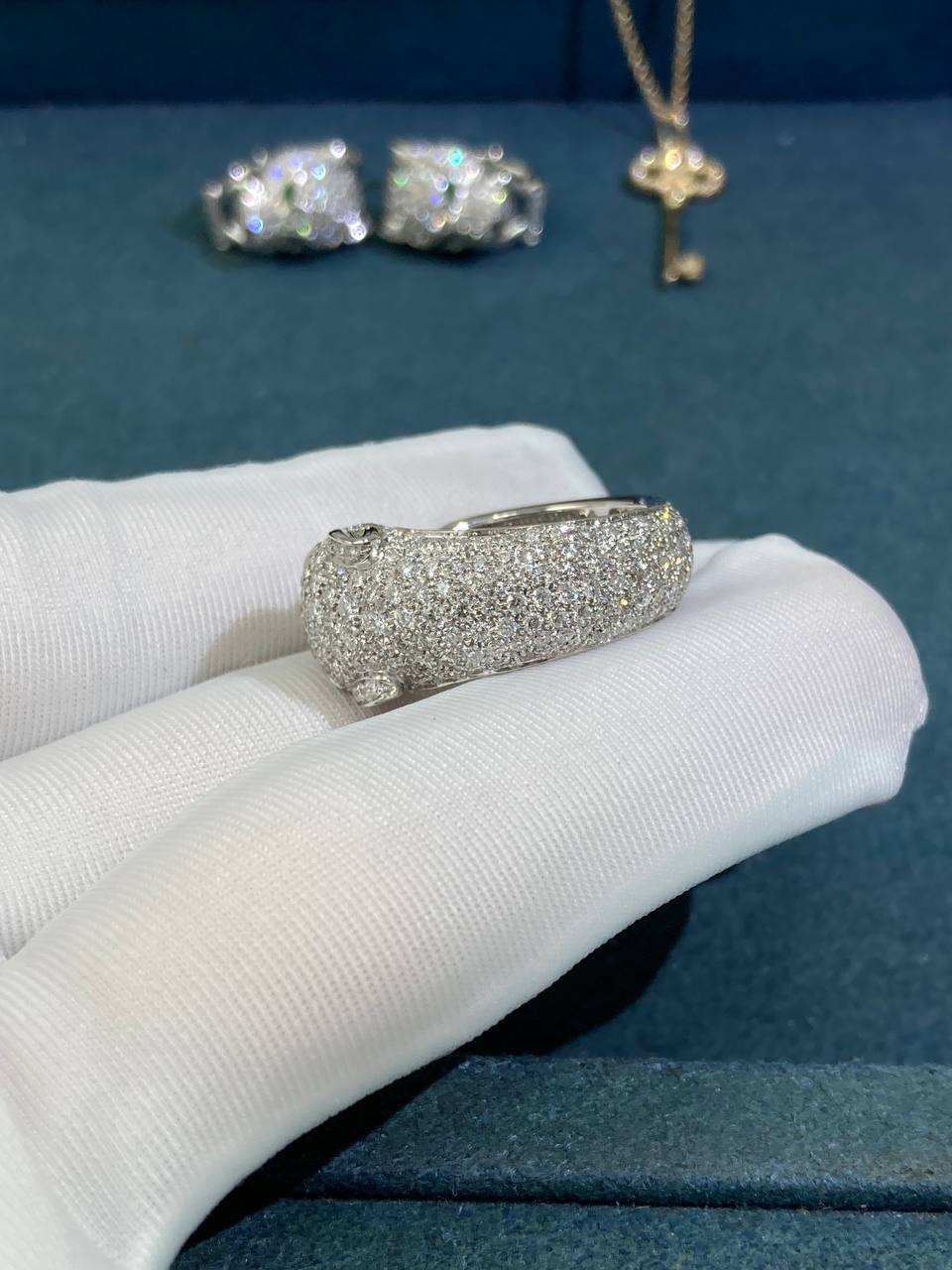 Panther full pavé diamond ring