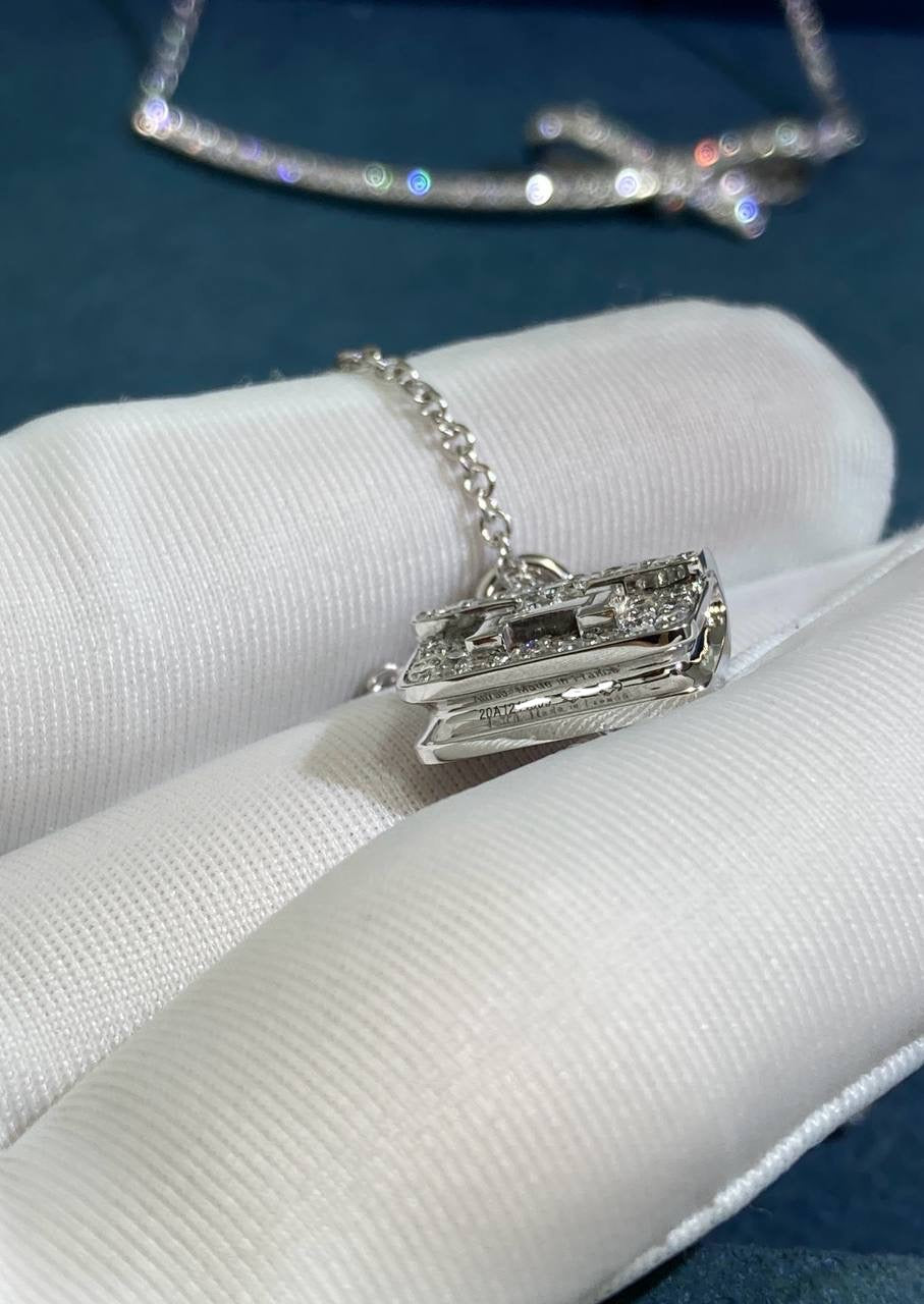 Amulets pendant with pavé diamonds