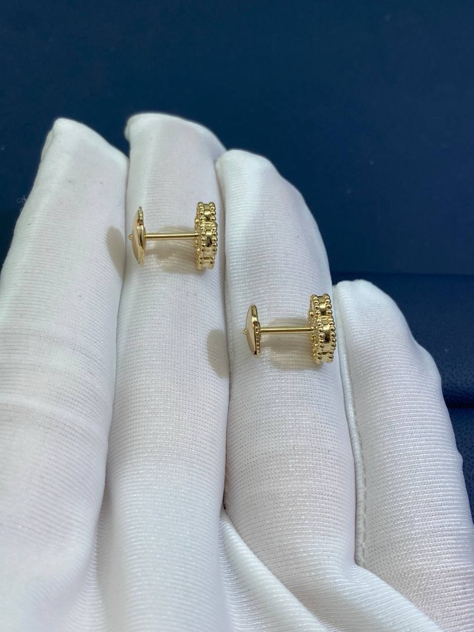 VC earrings mini