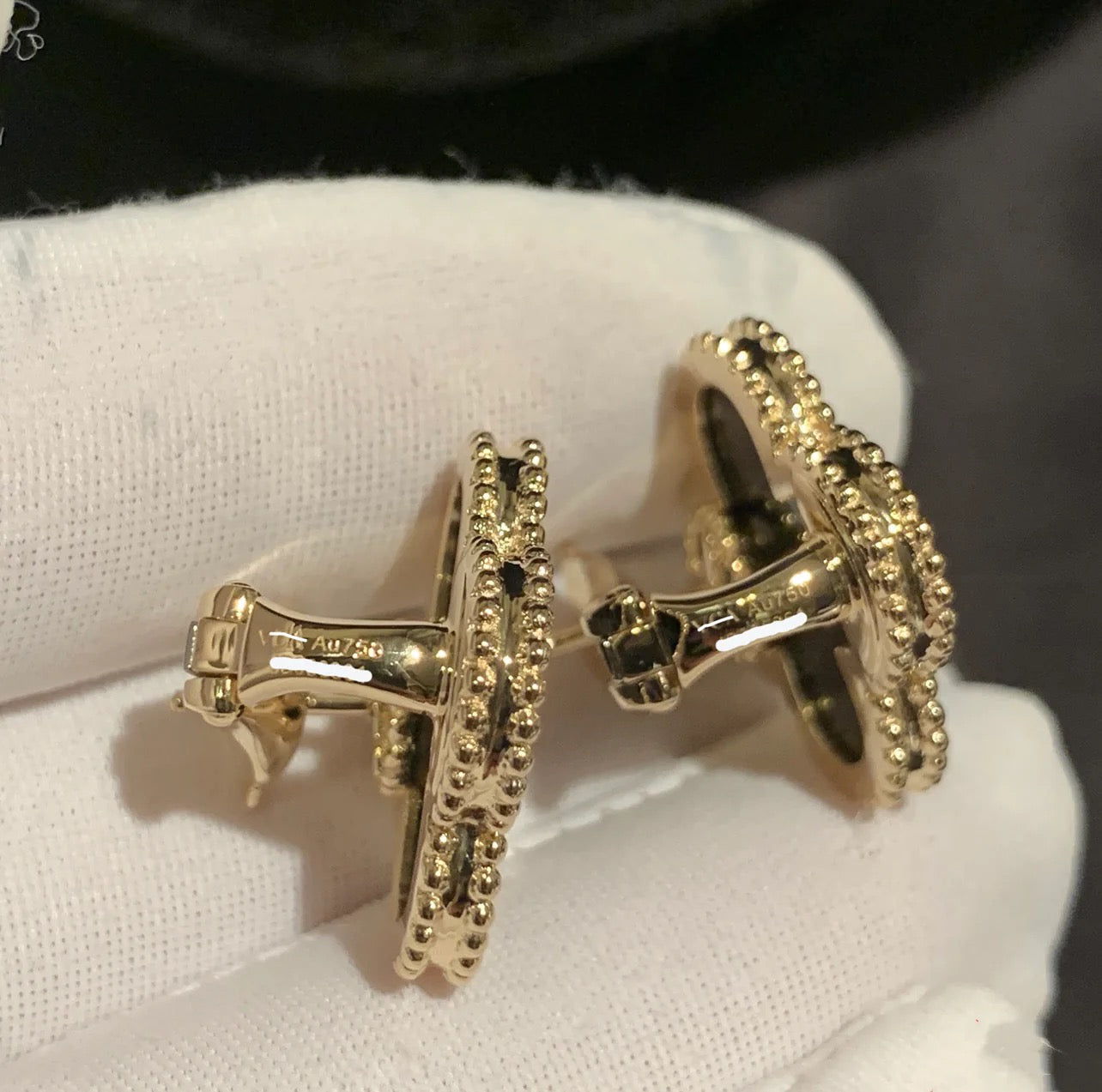 VC Onyx earrings 20mm