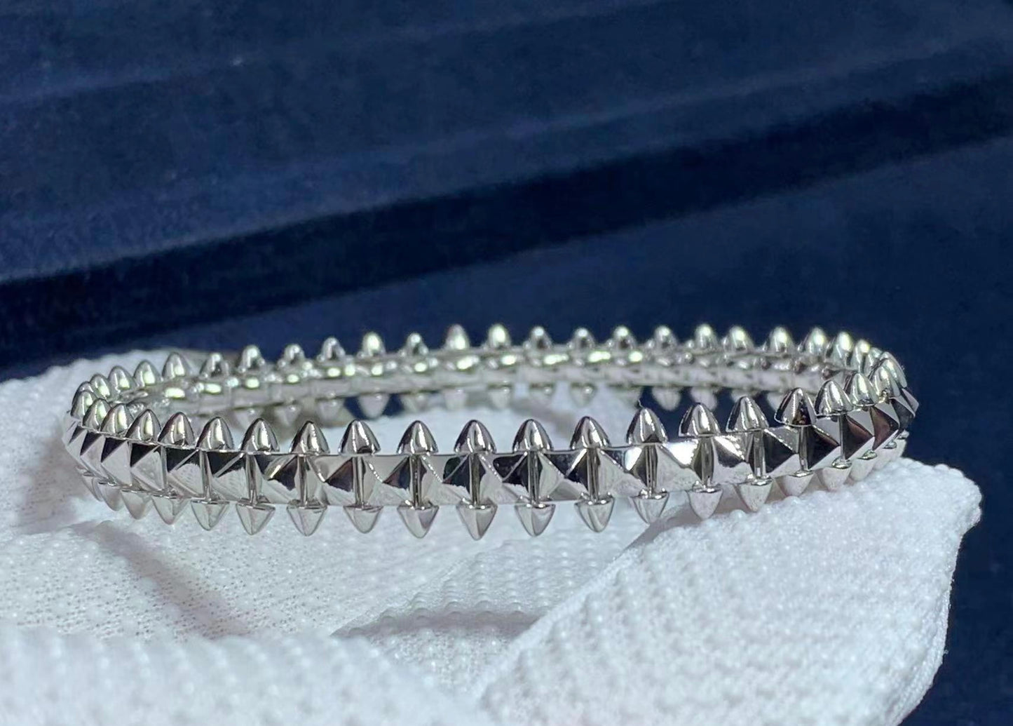 Crash bracelet medium model