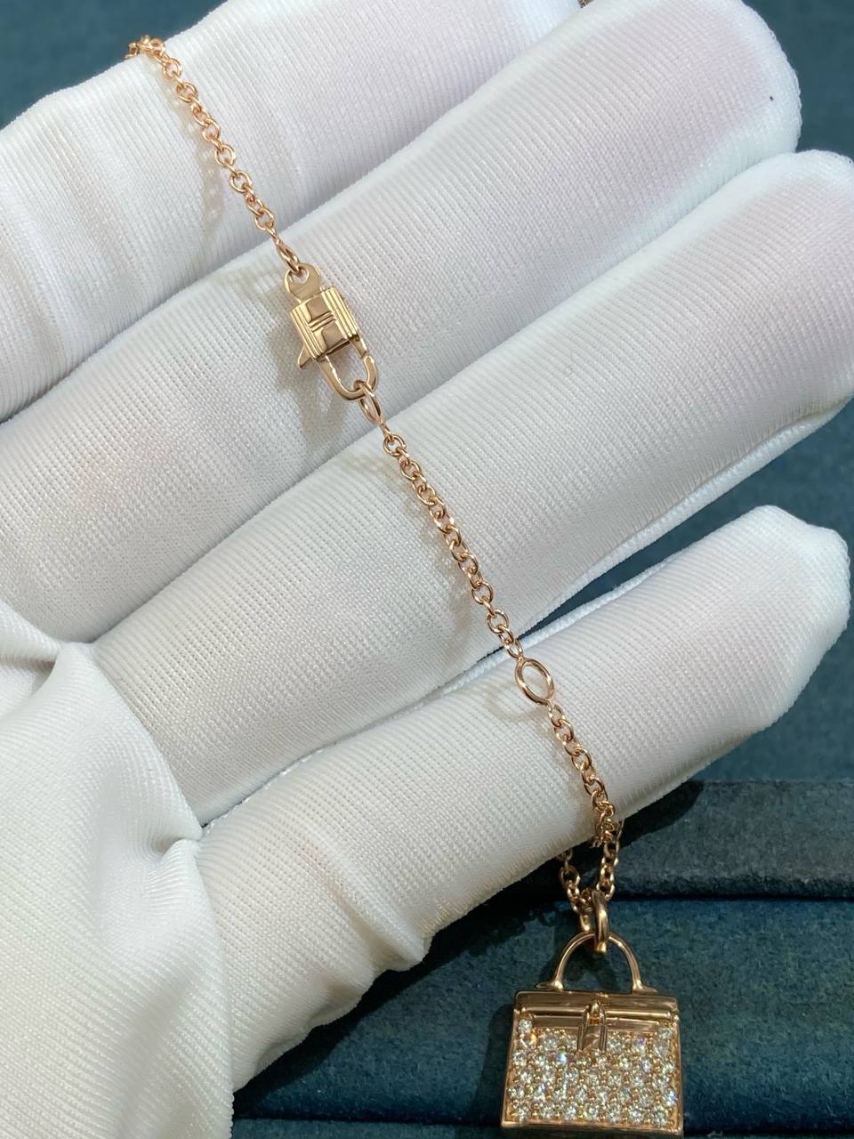 Amulets pendant with pavé diamonds