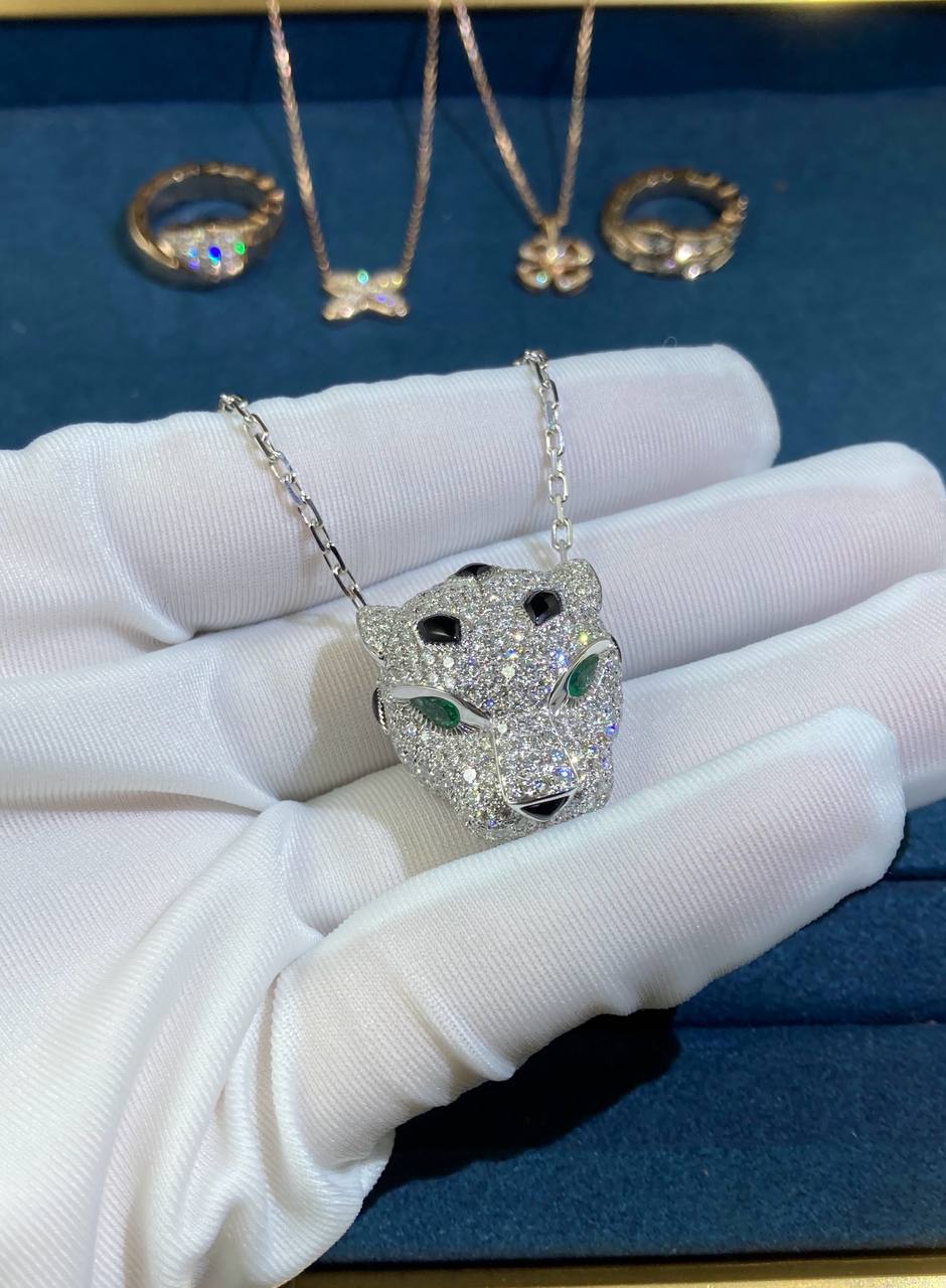 Panther full pavé diamond pendant