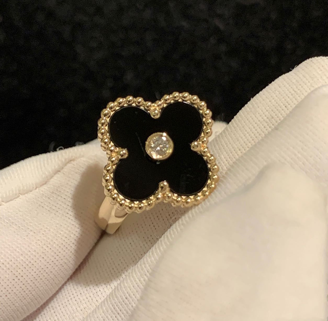 VC onyx ring with one diamond