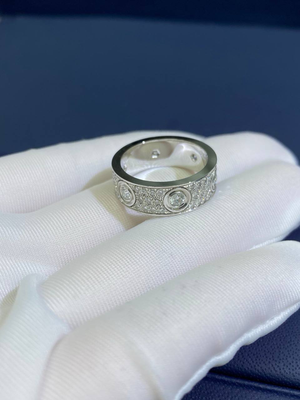 Love full pavé diamond ring classic model