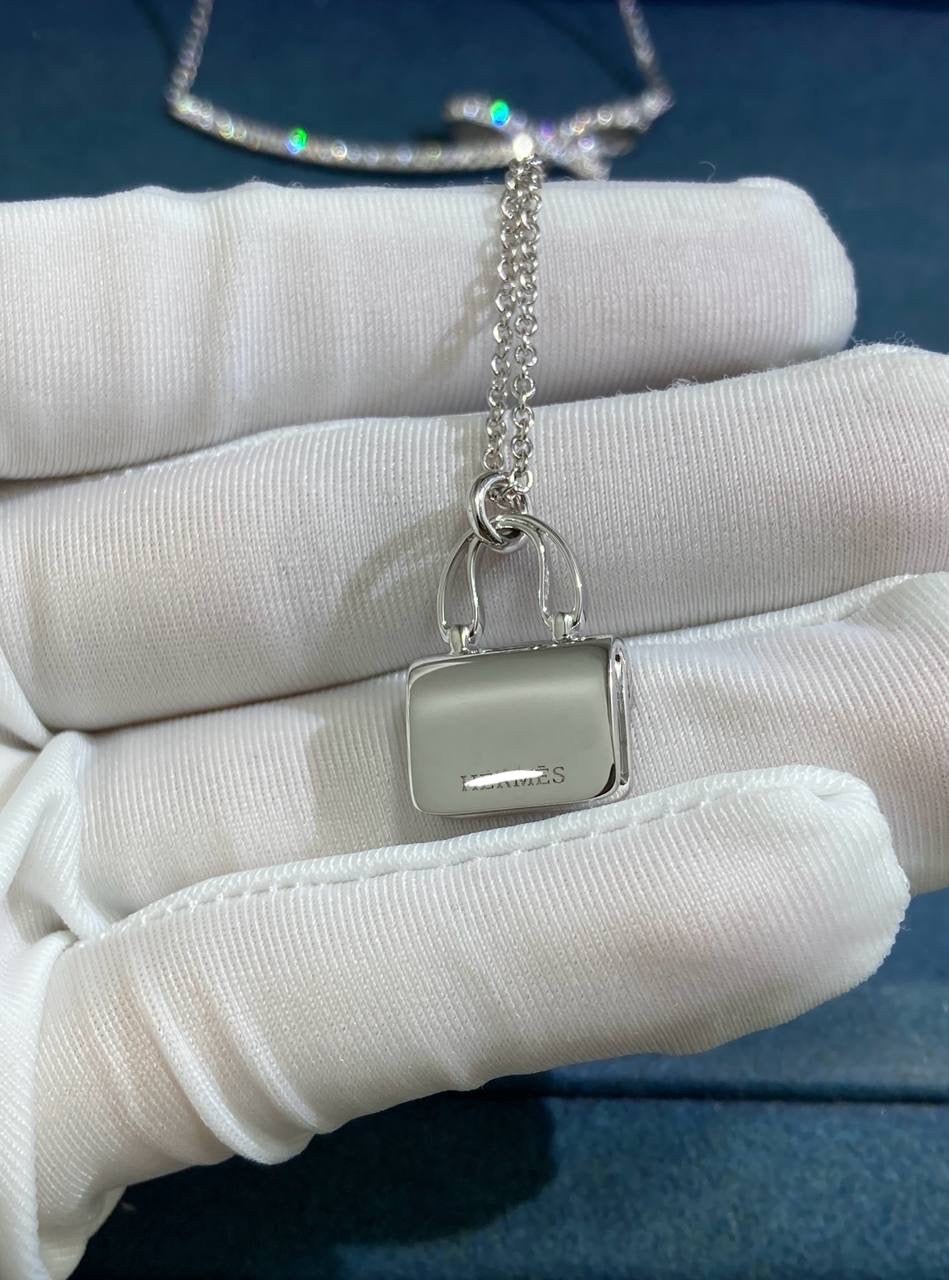 Amulets pendant with pavé diamonds