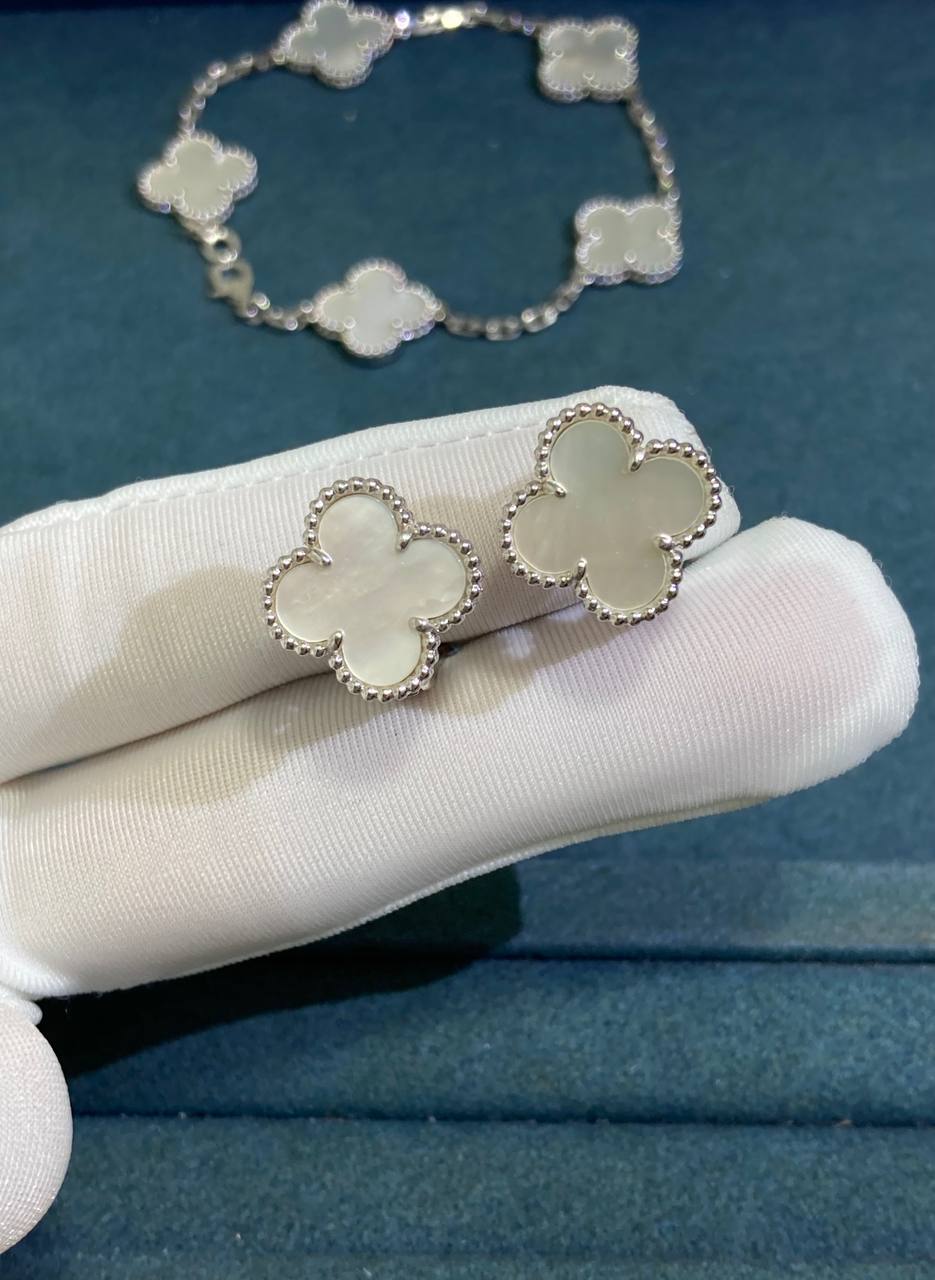 VC Mother-Of-Pearl earrings 15mm