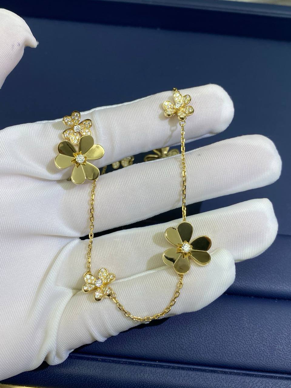 Collar con motivo VC Floral 9 y diamantes