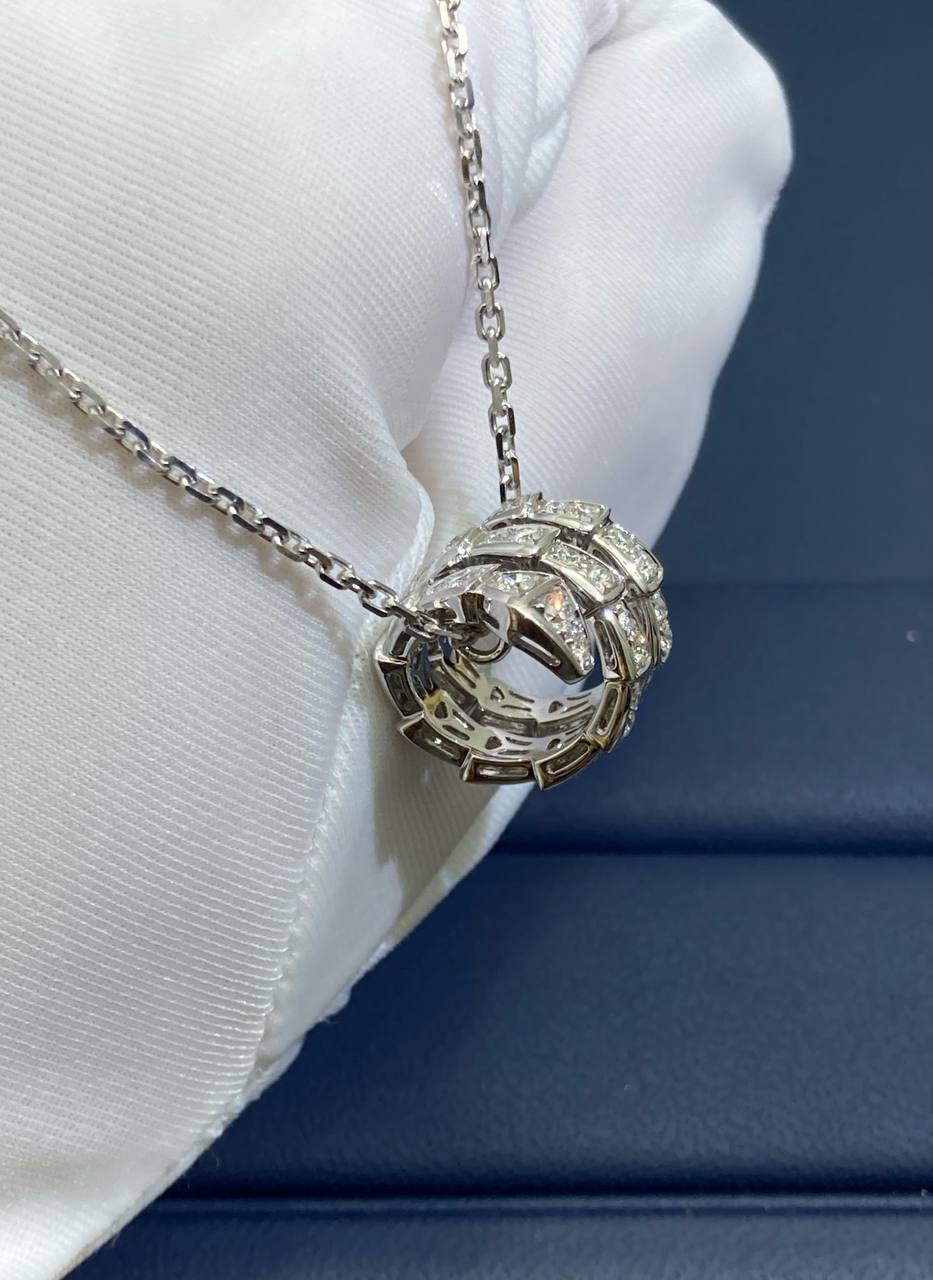 Serpent full pavé Diamond pendant