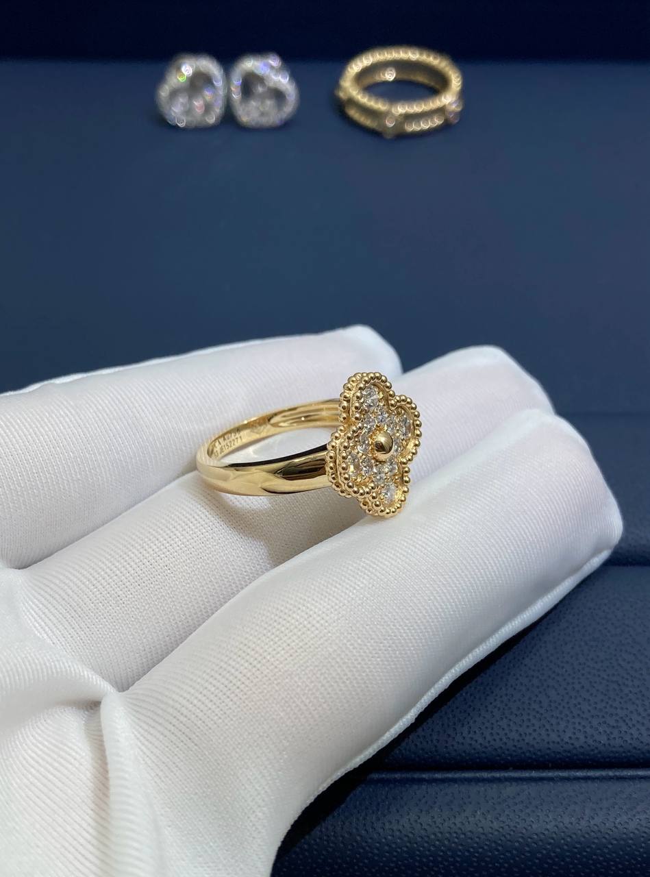 VC pavé diamond ring