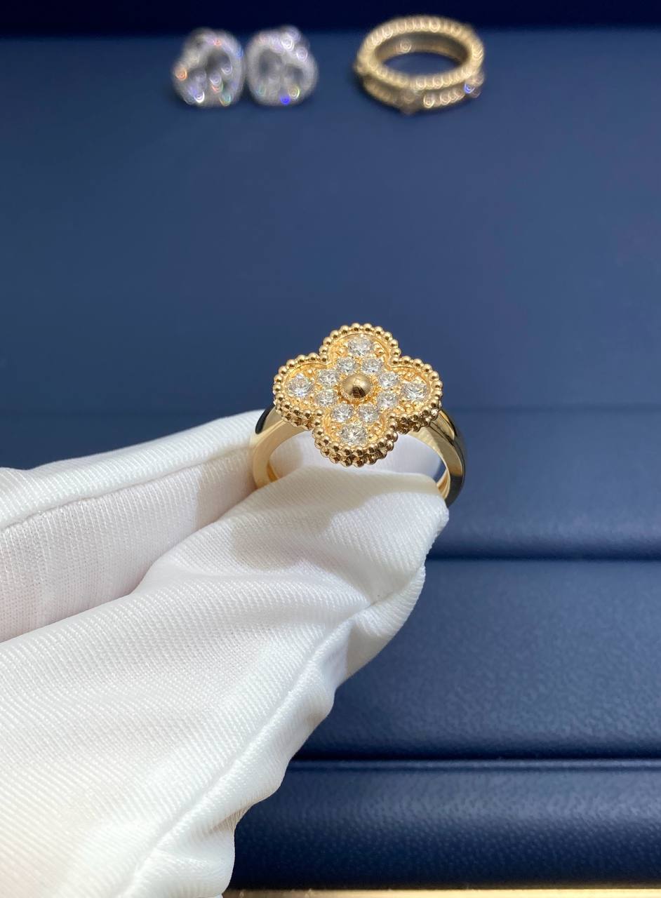 VC pavé diamond ring