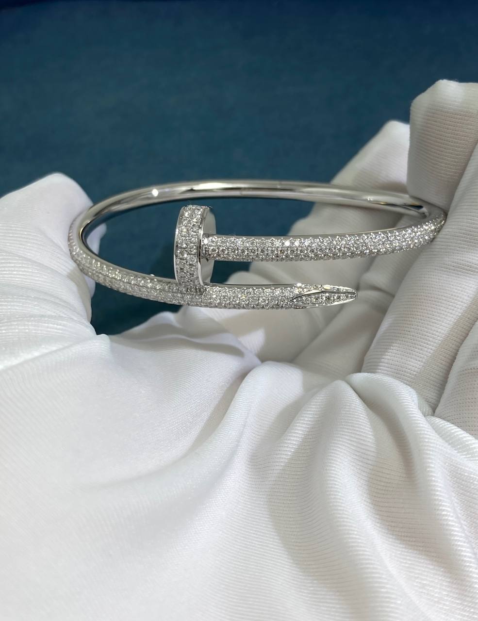 Nail Inspired full pavé diamond bracelet