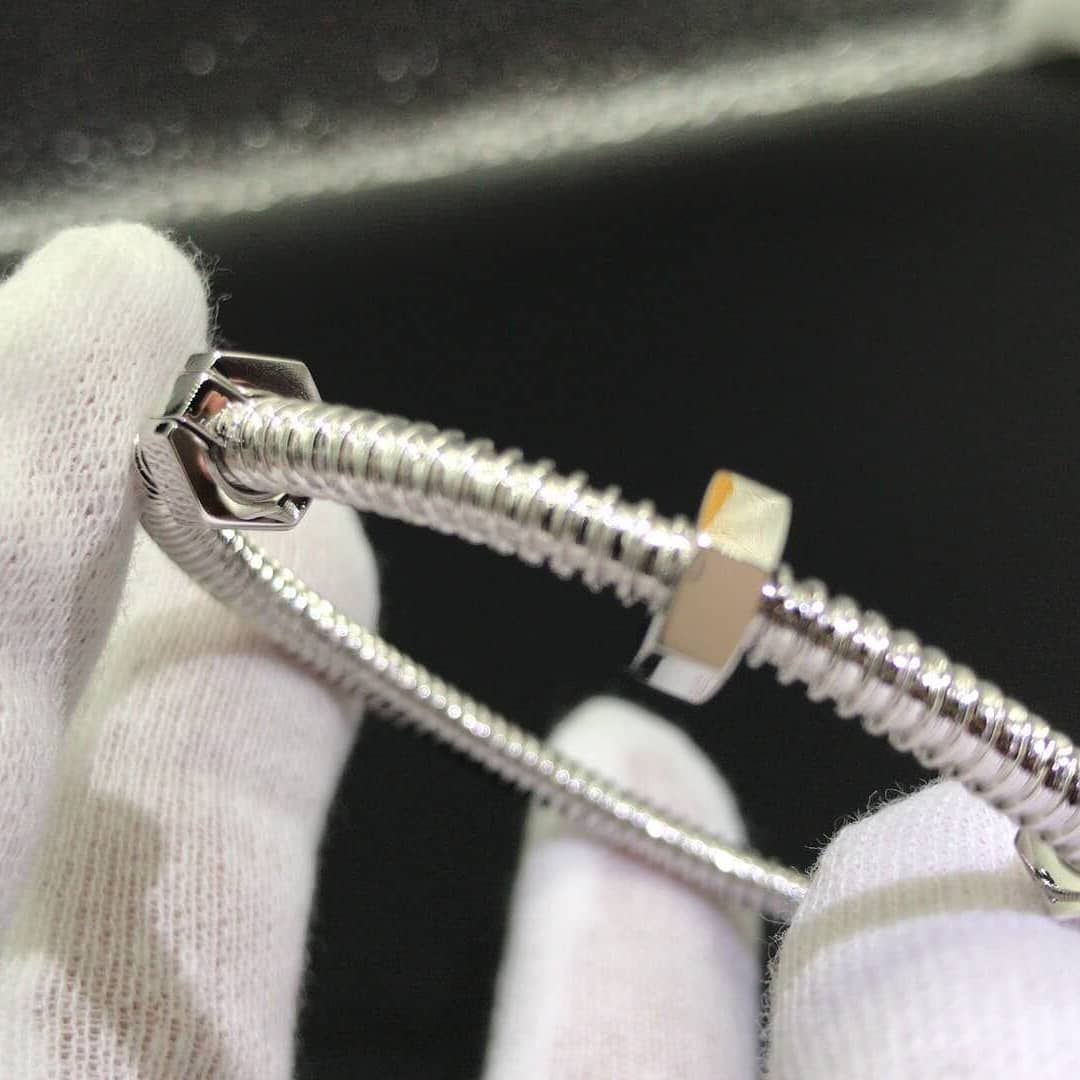 Screw bracelet