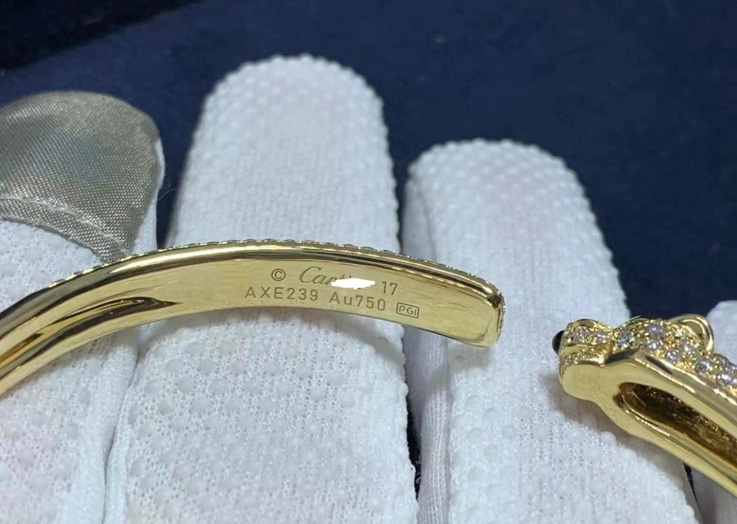 Panther full pavé diamond bracelet