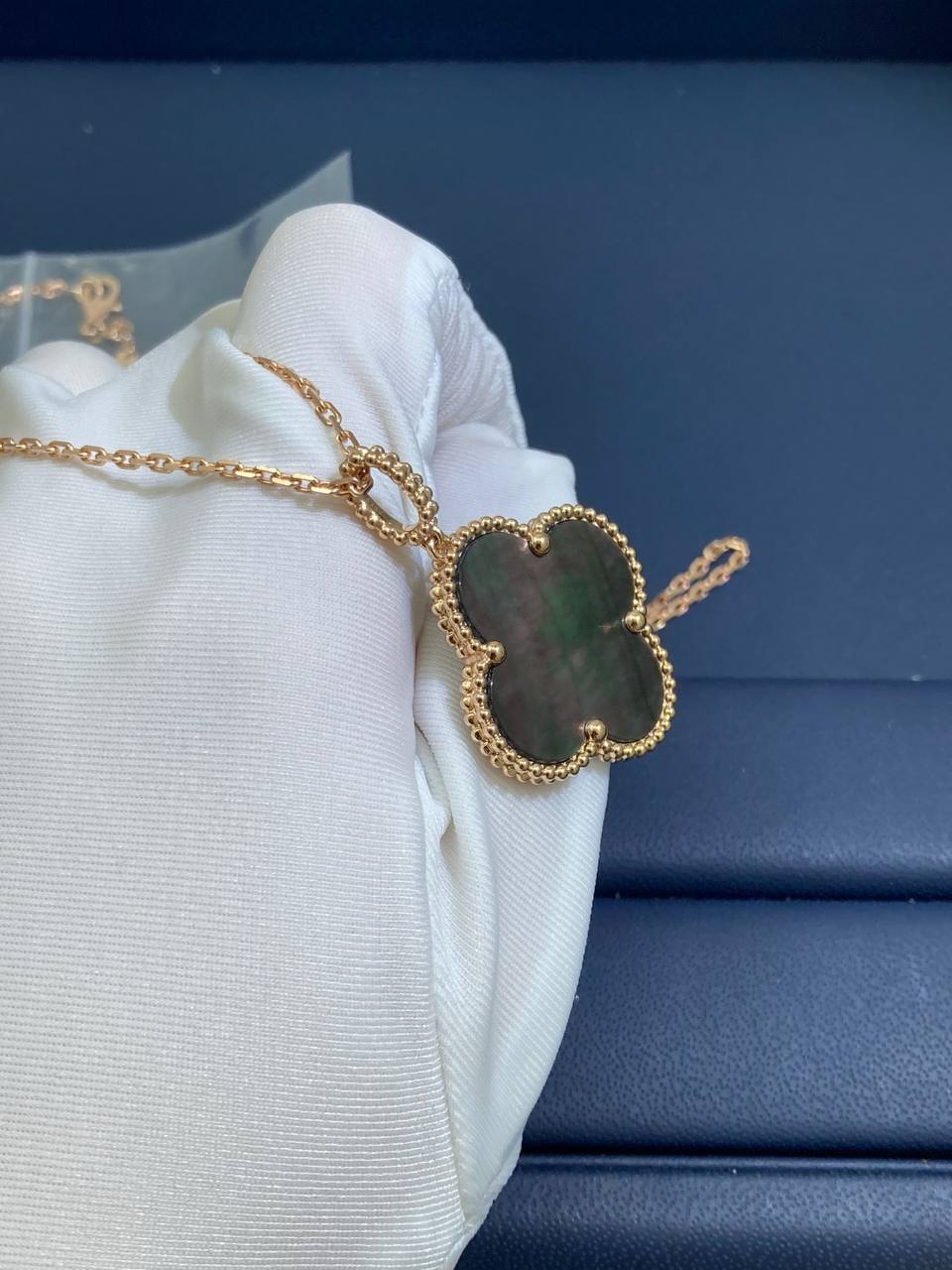 VC grey Mother-of-Pearl pendant model L