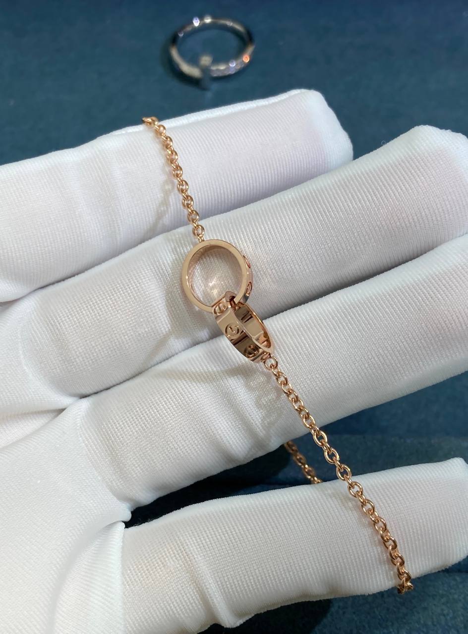 Love chain bracelet