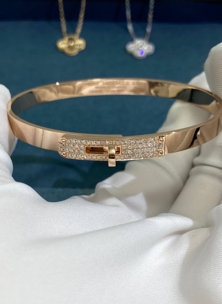 a. Kelly bracelet with diamonds