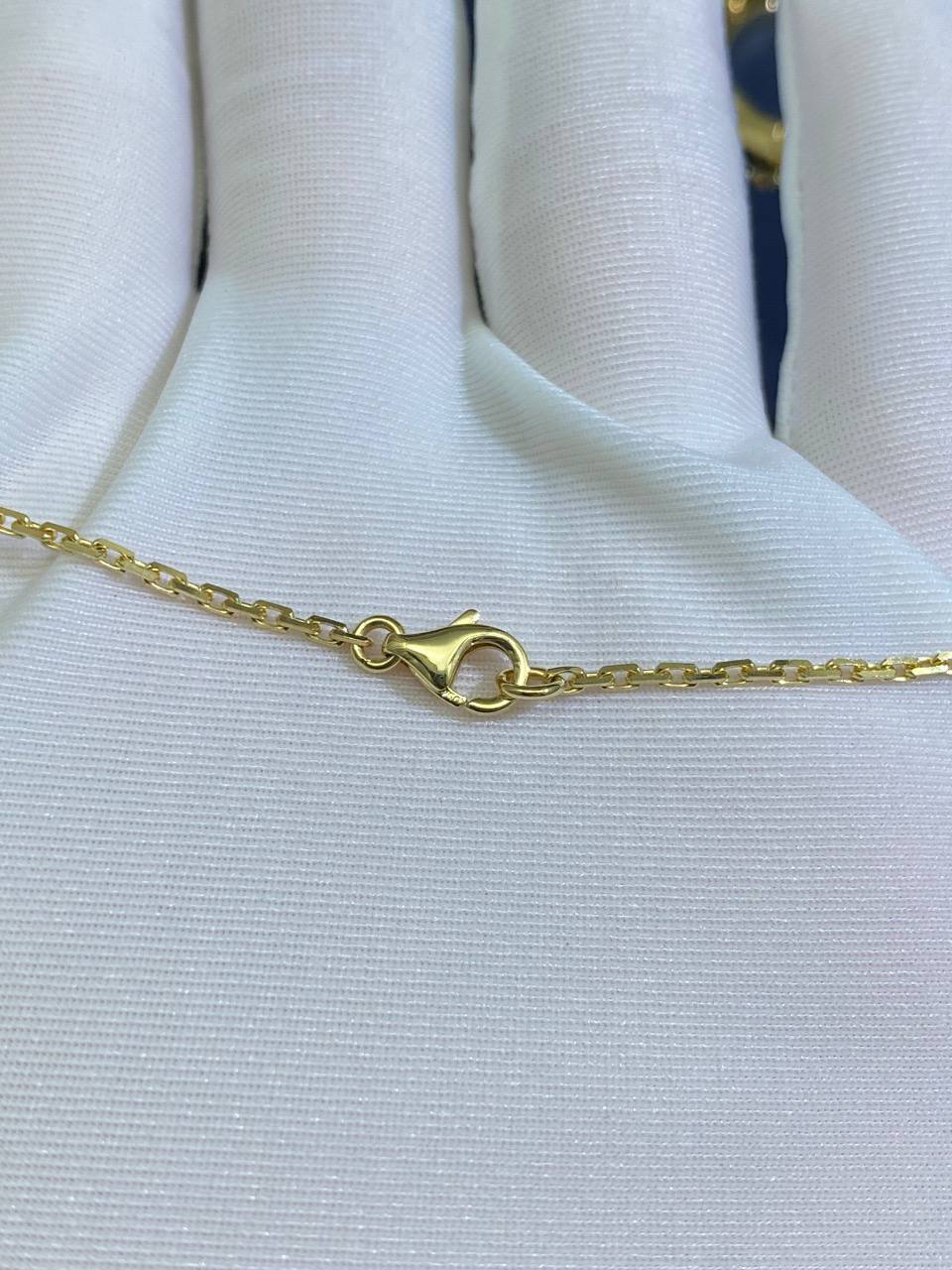 Love pendant with 3 diamonds