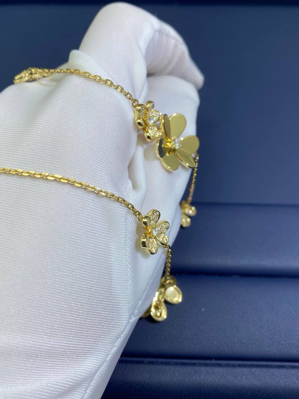 Collar con motivo VC Floral 9 y diamantes