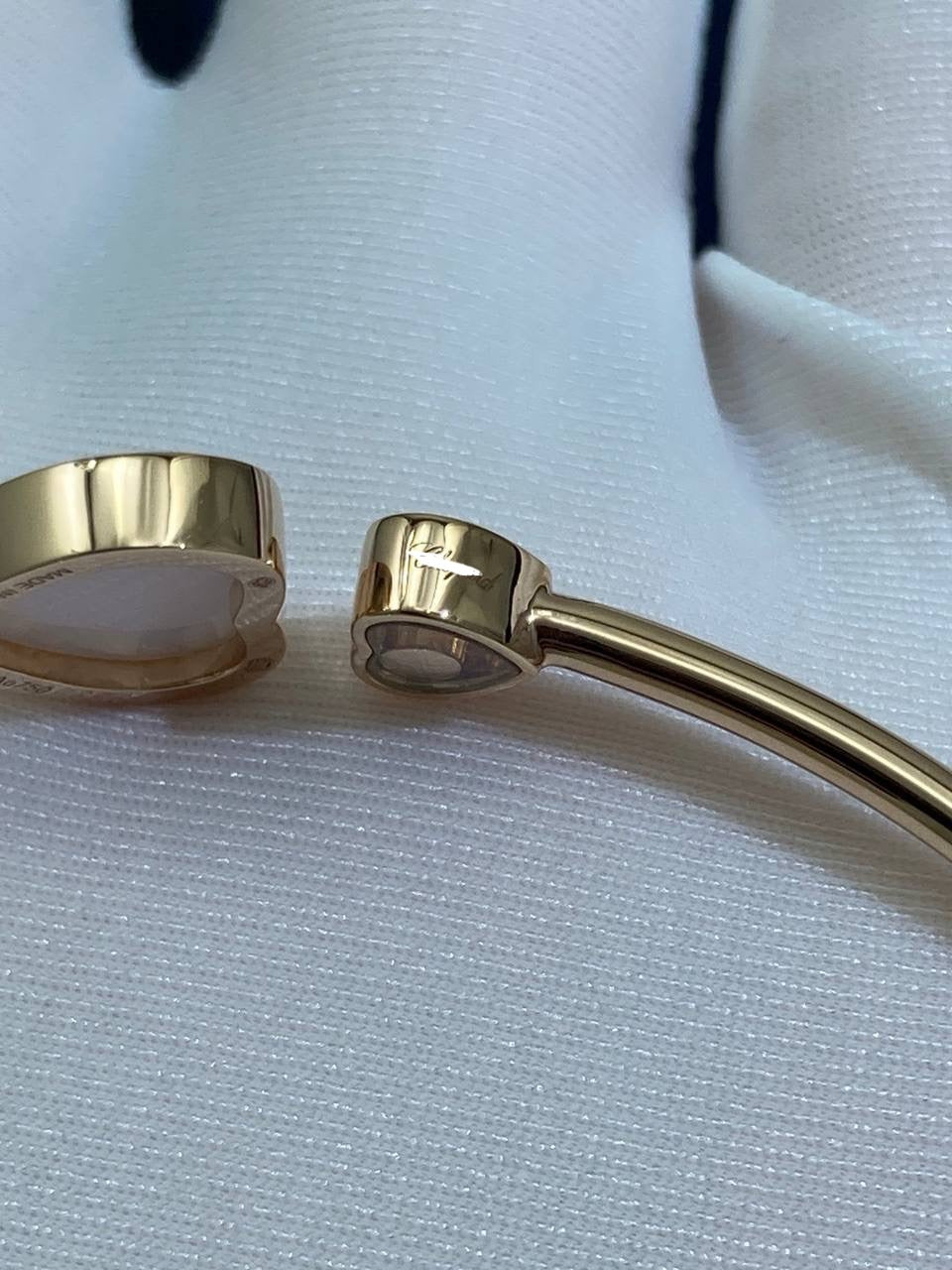 Heart bracelet with a single diamond