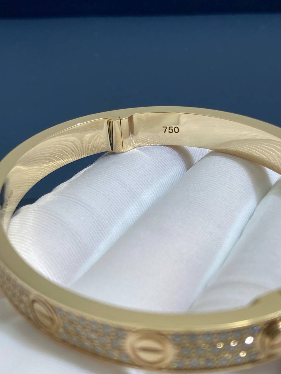 Love bracelet diamond-paved