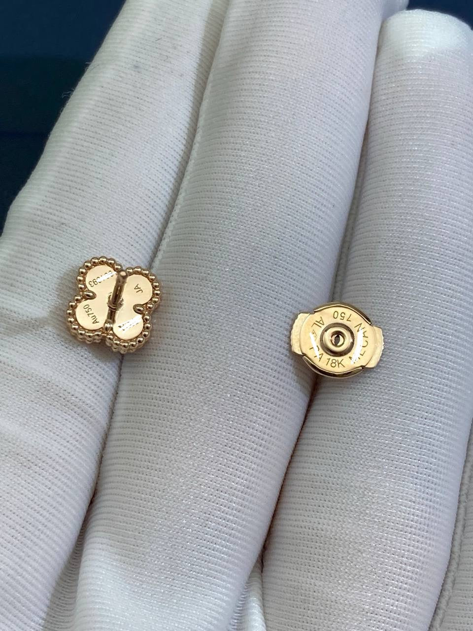 VC earrings mini