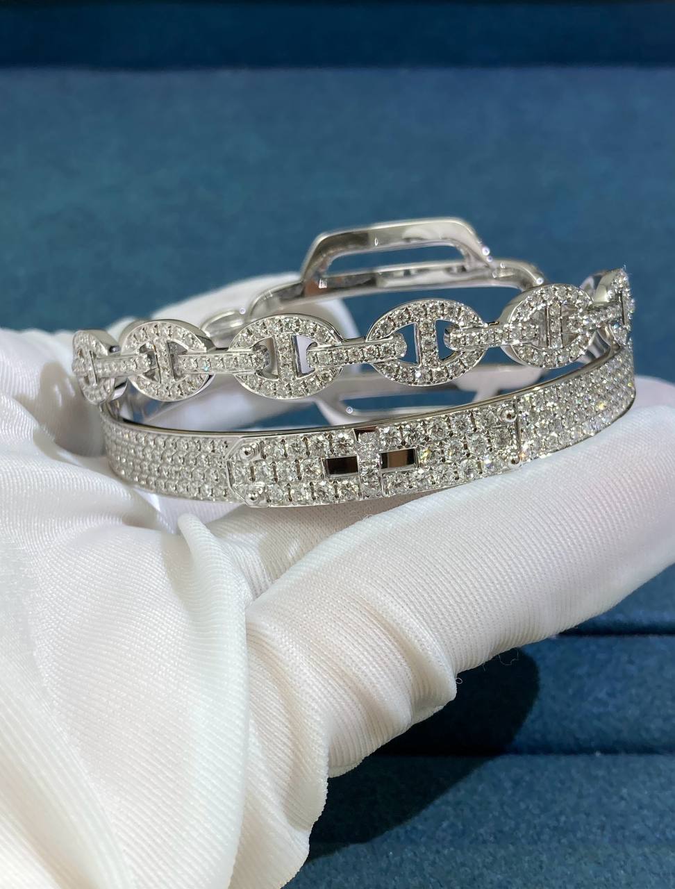 a. Double Tour full pavé diamond bracelet