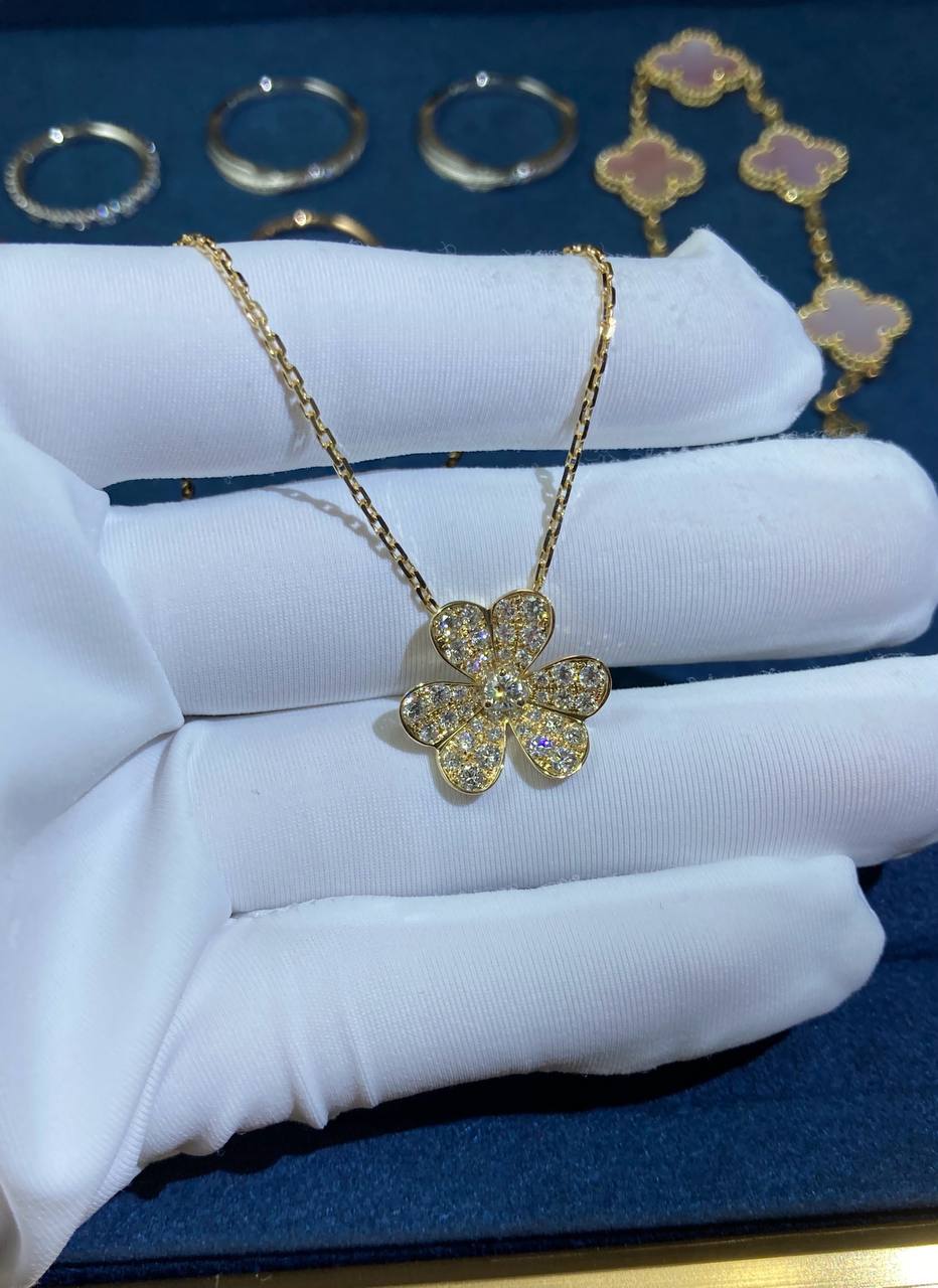 VC FLoral full pavé pendant Small model