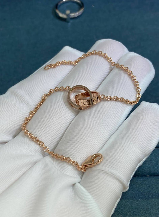Love chain bracelet