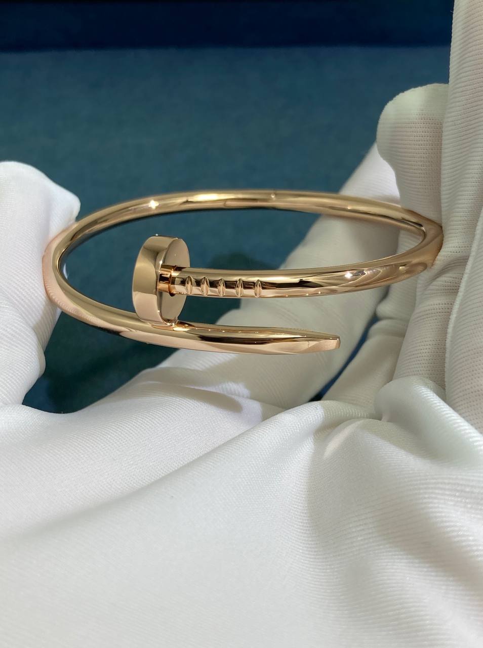 Nail Inspired bracelet model M