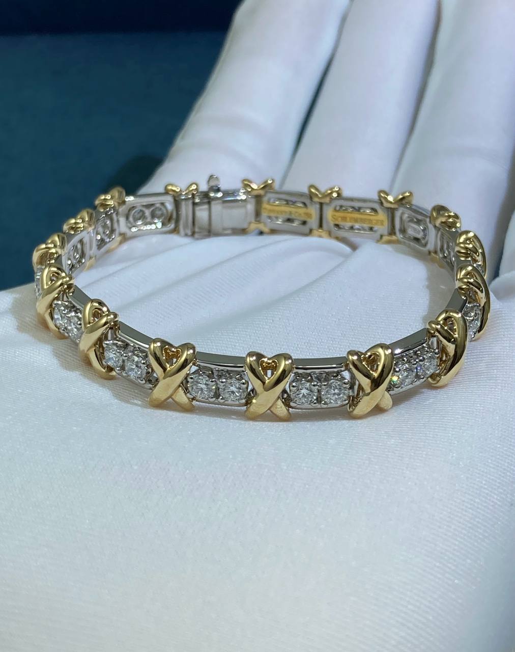 TC bracelet with diamonds