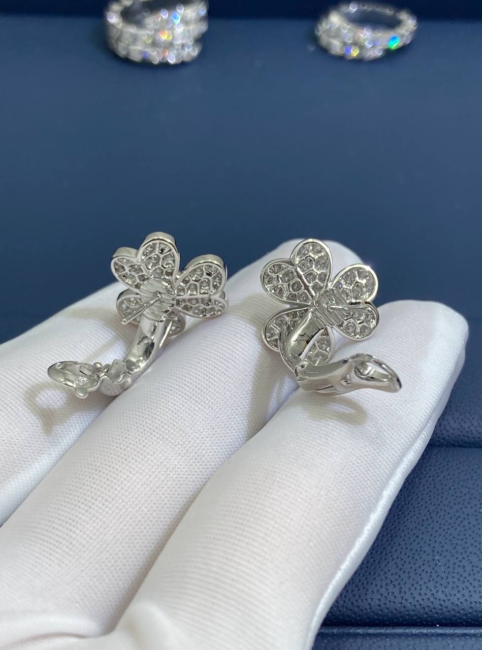 VC Floral earrings with pavé diamonds Small model