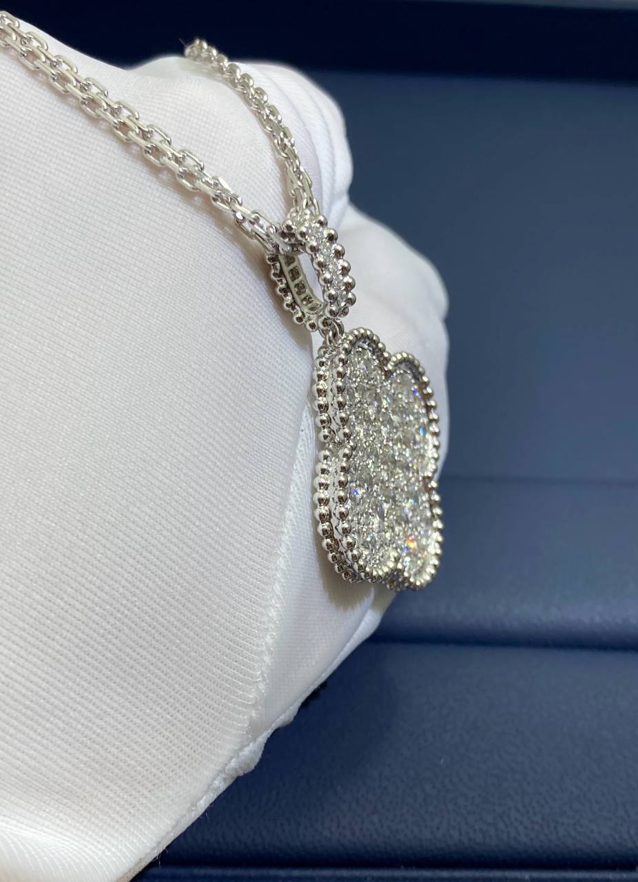 VC Diamond pendant model L