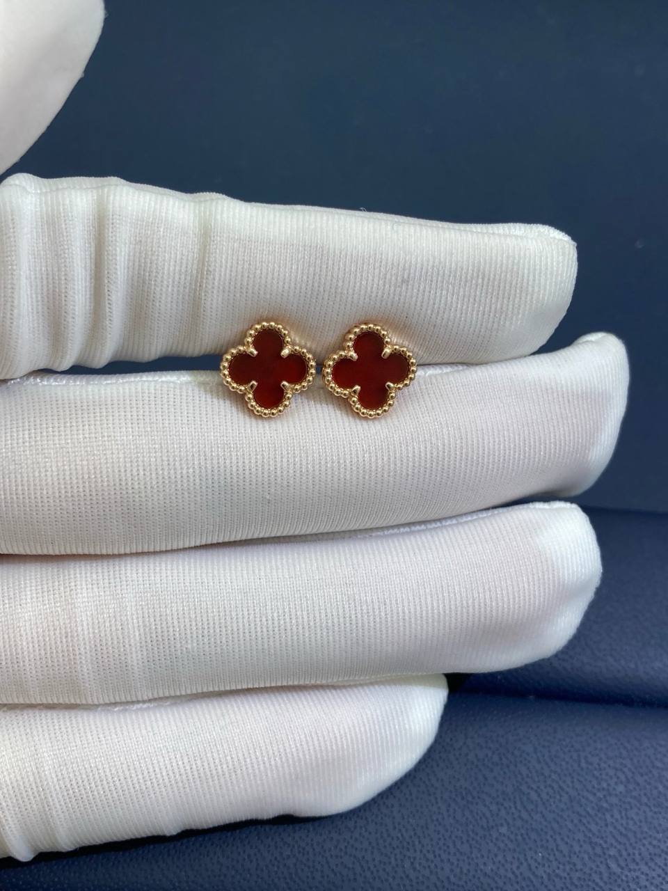 VC earrings mini