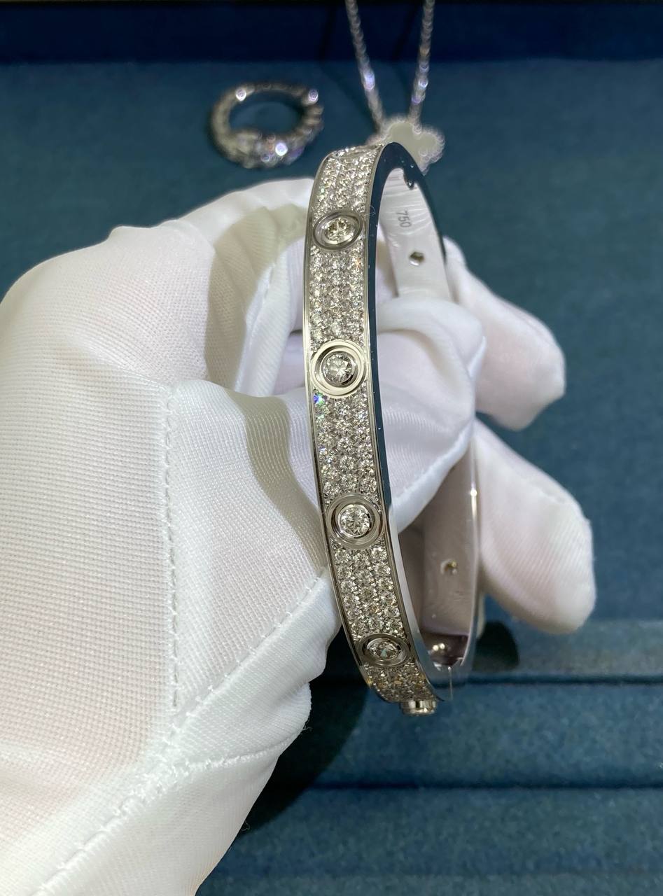 Love bracelet diamond-paved