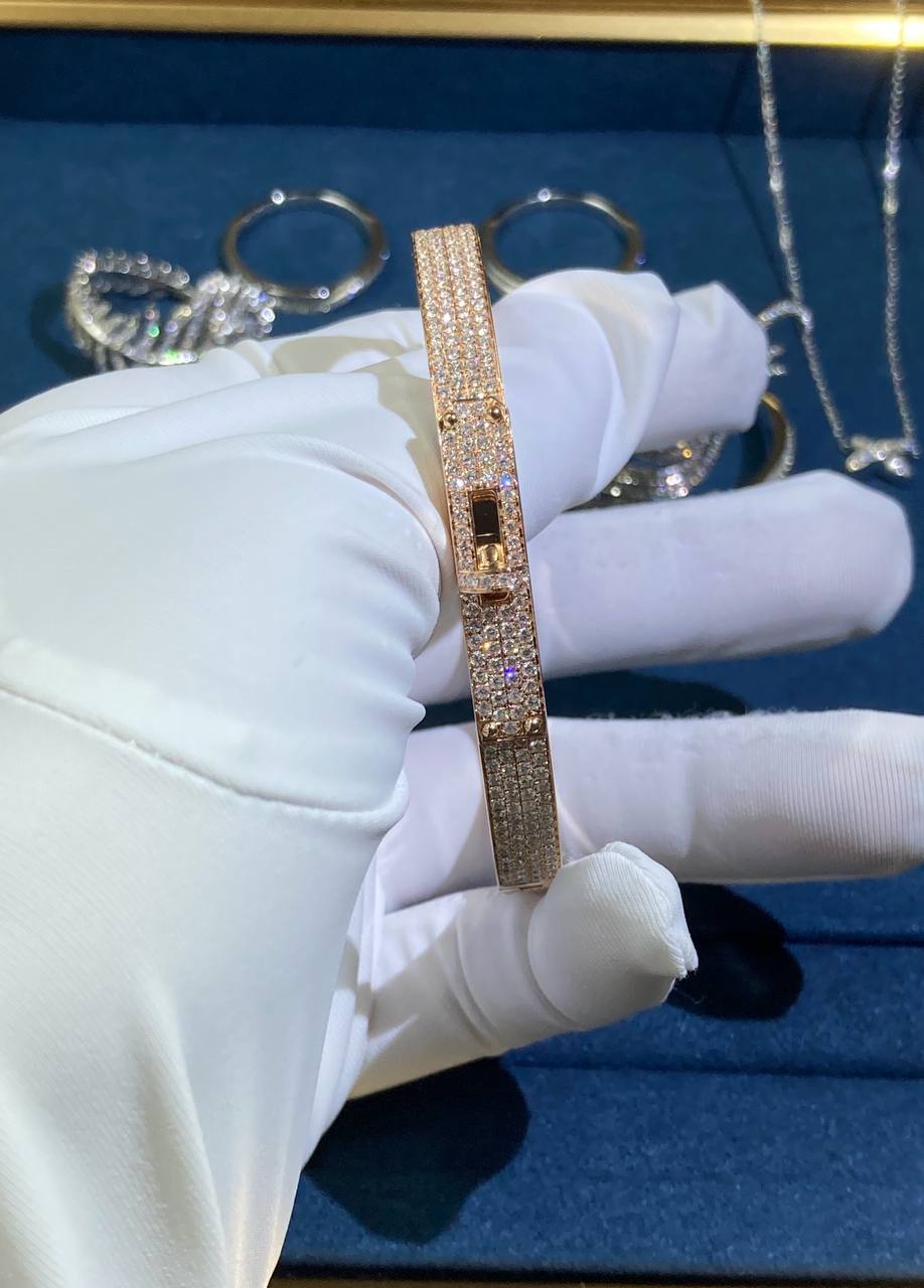 a. Kelly full pavé diamond bracelet