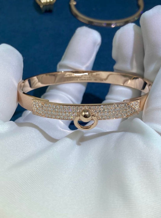 a. Collier de chain full pavé diamond bracelet