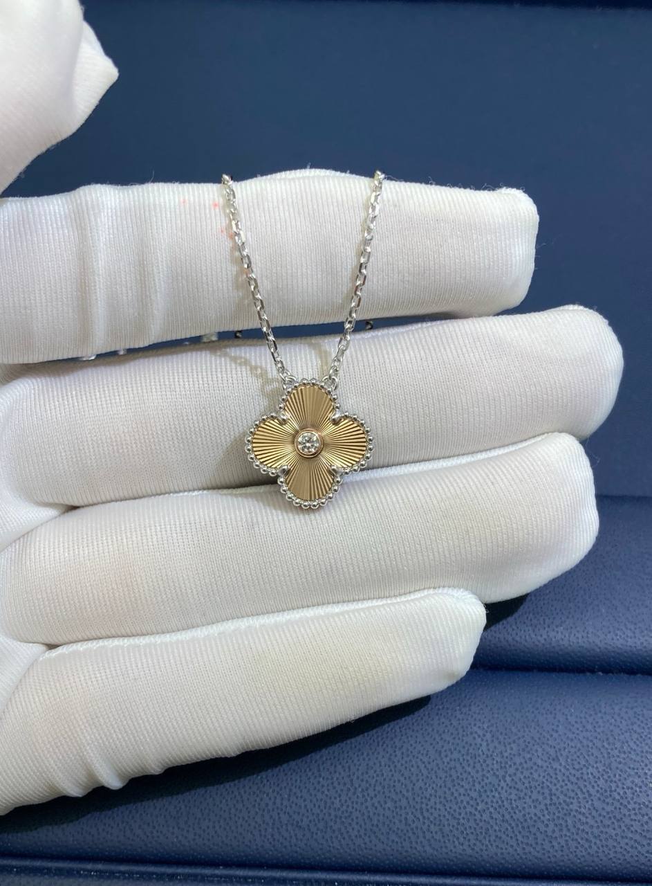 VC Guilloche Holiday pendant