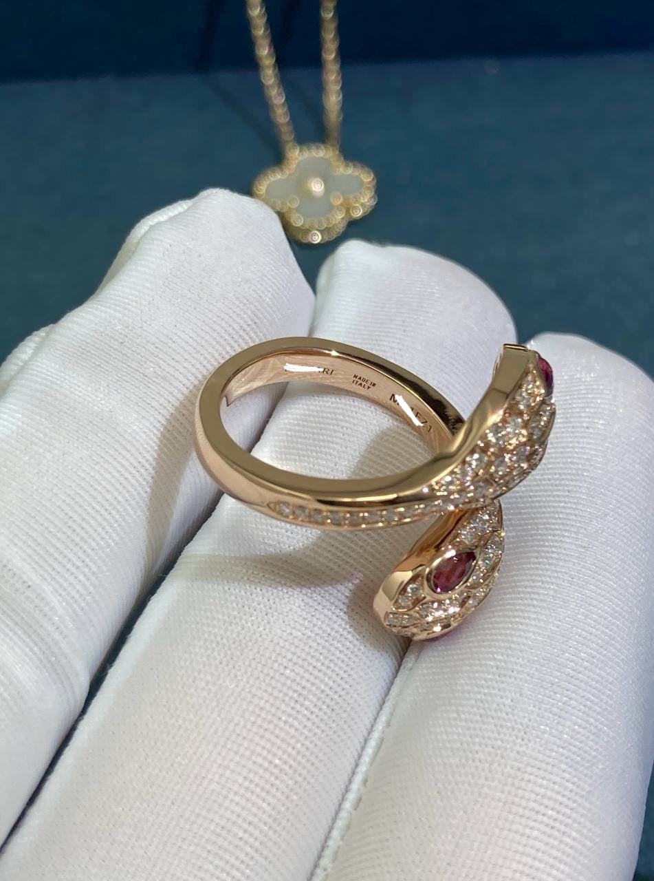 Serpenti Seduttori double head diamond ring with Rubellites