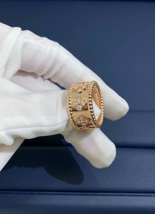 VC ring with diamonds Medium model