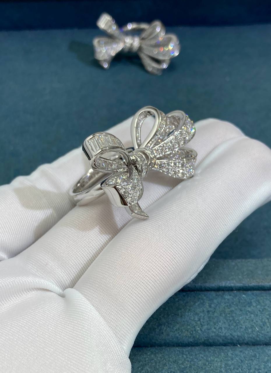 Grf full pavé Bow diamond ring