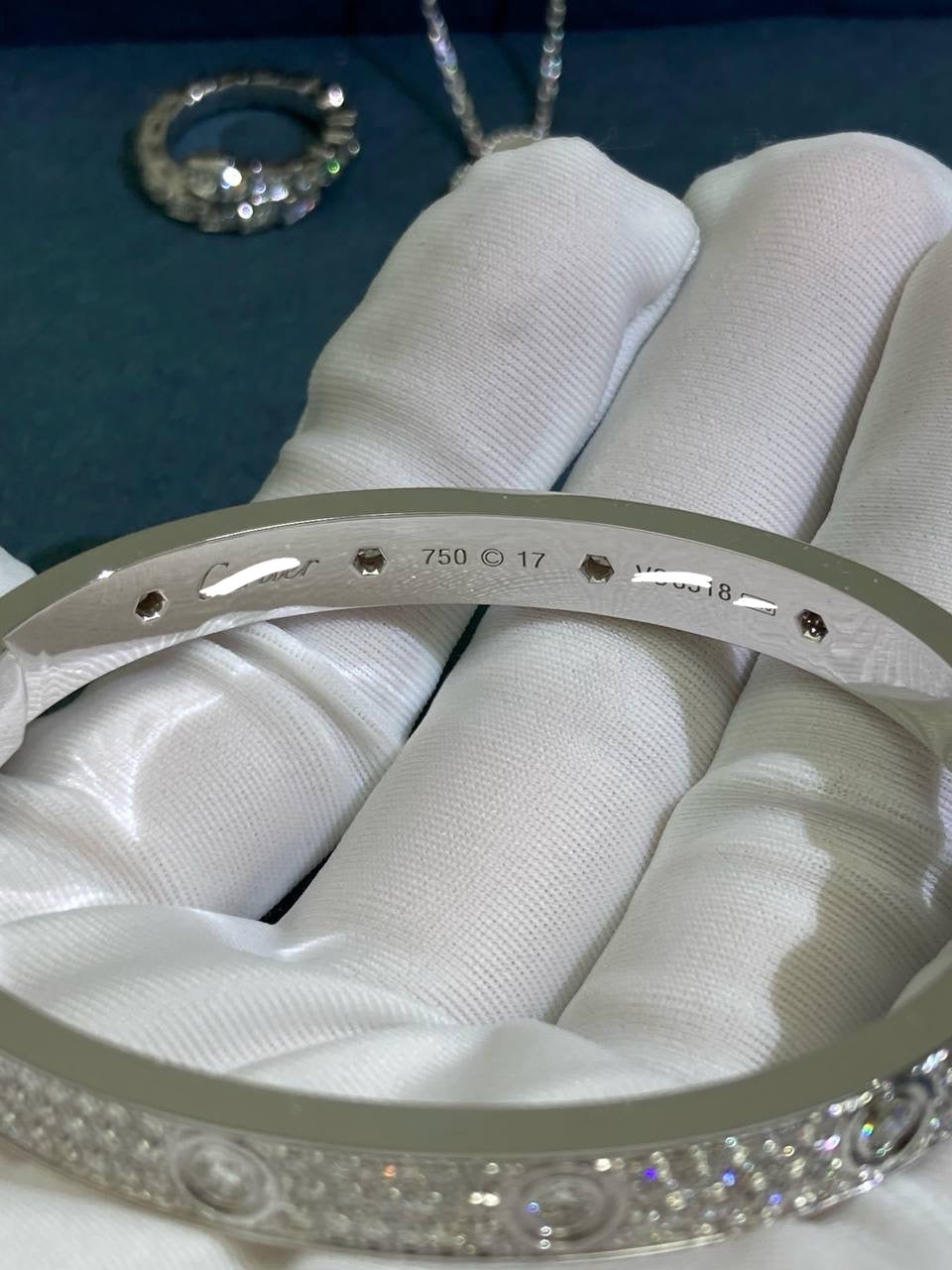 Love bracelet diamond-paved