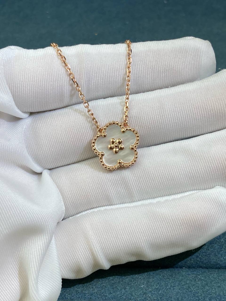VC Blossom pendant