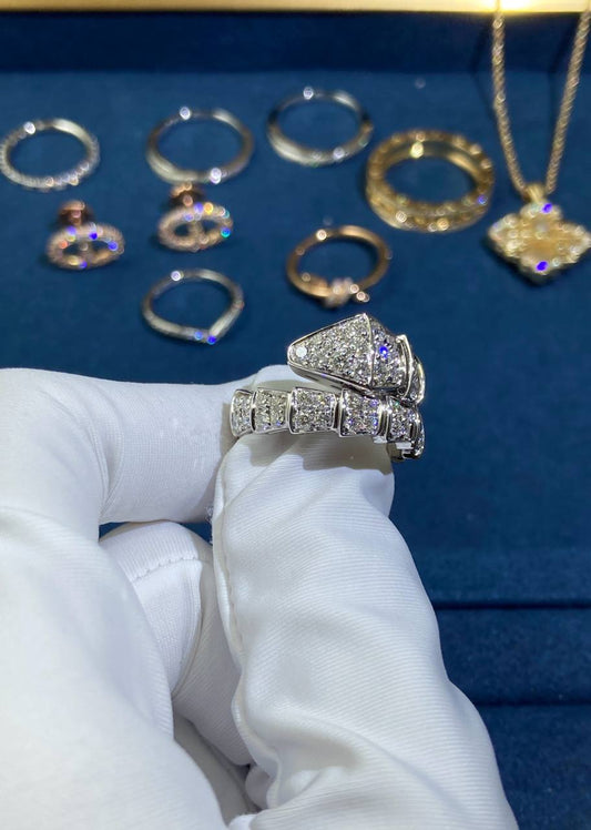 Serpent Single row diamond ring model L