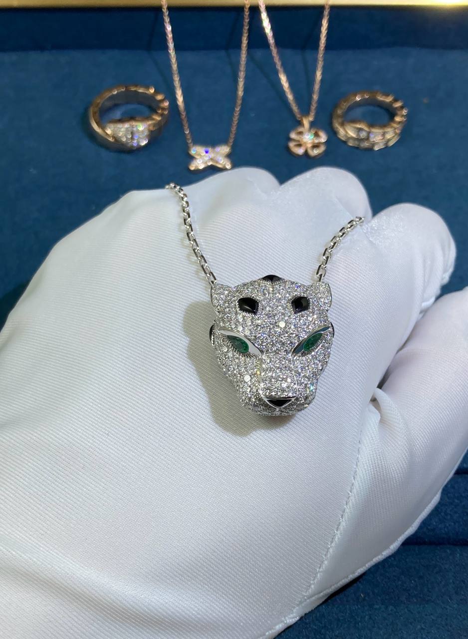 Panther full pavé diamond pendant