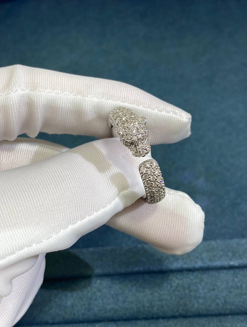 Panther full pavé diamond ring Small model